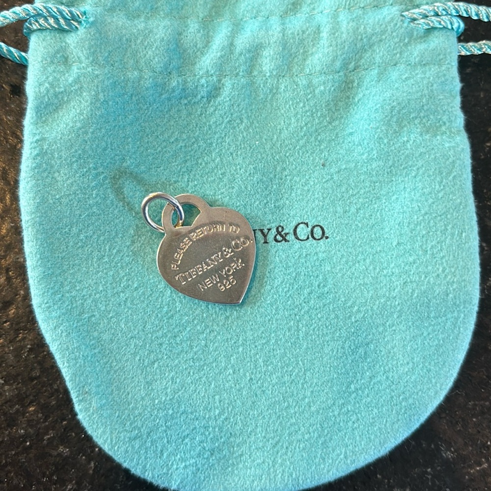 Return to Tiffany Medium Heart Tag Charm